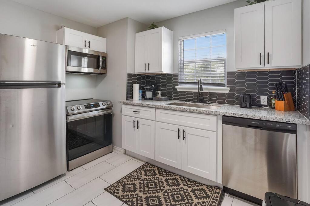 Cozy Two Bedroom Home Minutes From Downtown! Houston Kültér fotó
